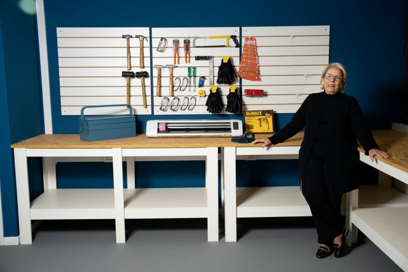 {'nm_midia_inter_thumb1':'https://www.jornaldocomercio.com/_midias/jpg/2023/07/13/206x137/1_solange_kunzler_presidente_do_icbna_no_fab_lab_2-10266318.jpg', 'id_midia_tipo':'2', 'id_tetag_galer':'', 'id_midia':'64aff02177215', 'cd_midia':10266318, 'ds_midia_link': 'https://www.jornaldocomercio.com/_midias/jpg/2023/07/13/solange_kunzler_presidente_do_icbna_no_fab_lab_2-10266318.jpg', 'ds_midia': 'Solange Kunzler, presidente do Instituto Cultural Norte-Americano', 'ds_midia_credi': 'Leonardo Kerkhoven/Divulgação/JC', 'ds_midia_titlo': 'Solange Kunzler, presidente do Instituto Cultural Norte-Americano', 'cd_tetag': '1', 'cd_midia_w': '800', 'cd_midia_h': '534', 'align': 'Left'}