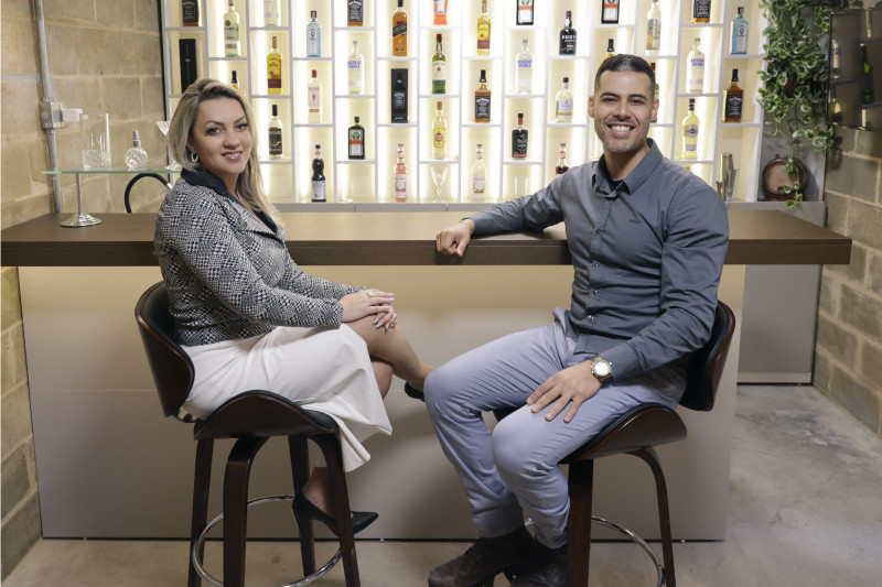 Lisandra Donatti e Ruan Camargo, s&oacute;cios da Fuel Entretenimento Foto: T&Acirc;NIA MEINERZ/JC