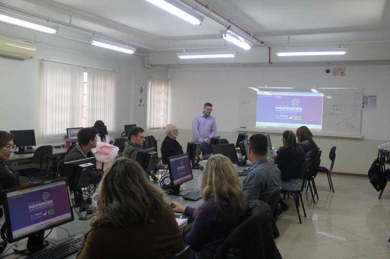 Ao todo s&atilde;o 400 vagas dispon&iacute;veis, atrav&eacute;s do programa Escola das Profiss&otilde;es