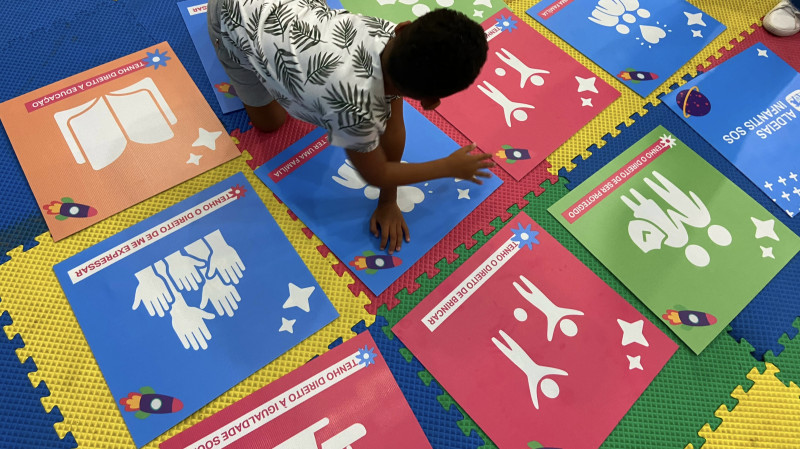 {'nm_midia_inter_thumb1':'https://www.jornaldocomercio.com/_midias/jpg/2023/07/20/206x137/1_minuto_varejo___atracoes_ferias___aldeias_infantis___canoas_shopping-10273608.jpeg', 'id_midia_tipo':'2', 'id_tetag_galer':'', 'id_midia':'64b9ac96c1d48', 'cd_midia':10273608, 'ds_midia_link': 'https://www.jornaldocomercio.com/_midias/jpg/2023/07/20/minuto_varejo___atracoes_ferias___aldeias_infantis___canoas_shopping-10273608.jpeg', 'ds_midia': 'Minuto Varejo - atrações férias - Aldeias-infantis - Canoas Shopping', 'ds_midia_credi': 'Canoas Shopping/Divulgação/JC', 'ds_midia_titlo': 'Minuto Varejo - atrações férias - Aldeias-infantis - Canoas Shopping', 'cd_tetag': '1', 'cd_midia_w': '800', 'cd_midia_h': '449', 'align': 'Left'}