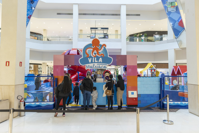 {'nm_midia_inter_thumb1':'https://www.jornaldocomercio.com/_midias/jpg/2023/07/20/206x137/1_minuto_varejo___atracoes_ferias___vila_molusco___iguatemi_porto_alegre__2_-10273653.jpg', 'id_midia_tipo':'2', 'id_tetag_galer':'', 'id_midia':'64b9af798a331', 'cd_midia':10273653, 'ds_midia_link': 'https://www.jornaldocomercio.com/_midias/jpg/2023/07/20/minuto_varejo___atracoes_ferias___vila_molusco___iguatemi_porto_alegre__2_-10273653.jpg', 'ds_midia': 'Minuto Varejo - atrações férias - Vila Molusco - Iguatemi Porto Alegre', 'ds_midia_credi': 'Iguatemi/Divulgação/JC', 'ds_midia_titlo': 'Minuto Varejo - atrações férias - Vila Molusco - Iguatemi Porto Alegre', 'cd_tetag': '1', 'cd_midia_w': '800', 'cd_midia_h': '533', 'align': 'Left'}