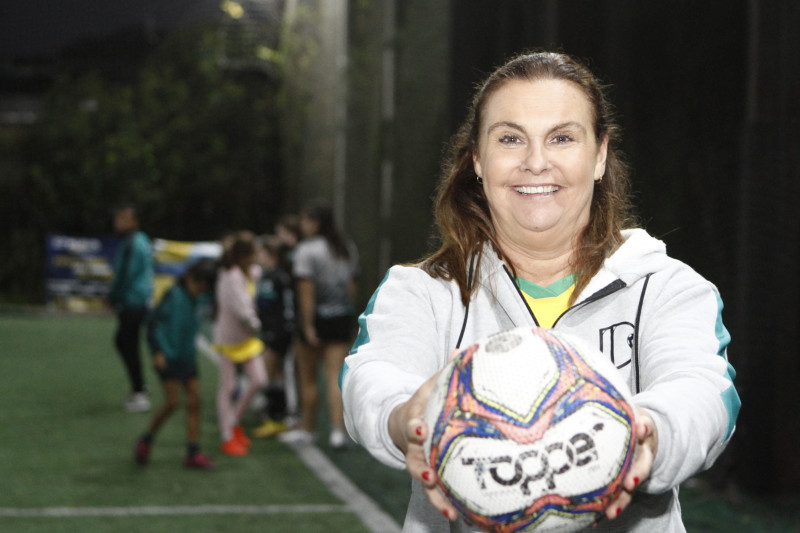 Fifa coloca em projeto limitar idade do futebol feminino nas