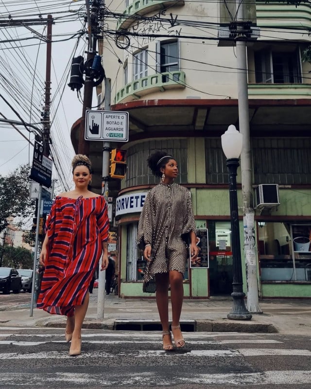 A Criolando, marca de Porto Alegre, cria roupas com foco na ancestralidade  Foto: CRIOLANDO/INSTAGRAM/REPRODU&Ccedil;&Atilde;O/JC