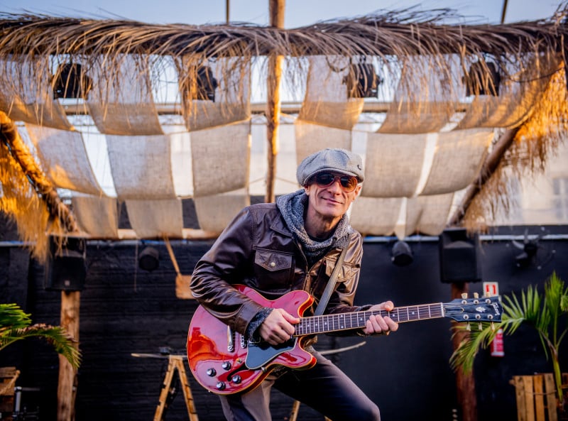 Apresentação acontece na casa de shows O Brava com a nova banda do músico, e tem participação do Dj Lê Araújo 