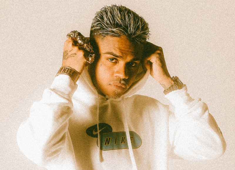 Apresentação inicia às 23h e traz funk, rap e trap nas 13 faixas autorais do disco