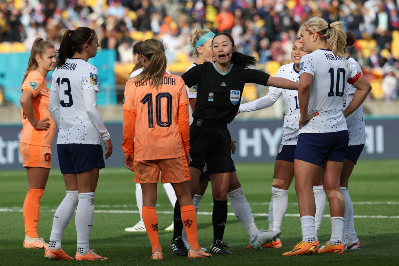 Reeditando a final do último Mundial, Estados Unidos e Holanda ficaram no 1 a 1