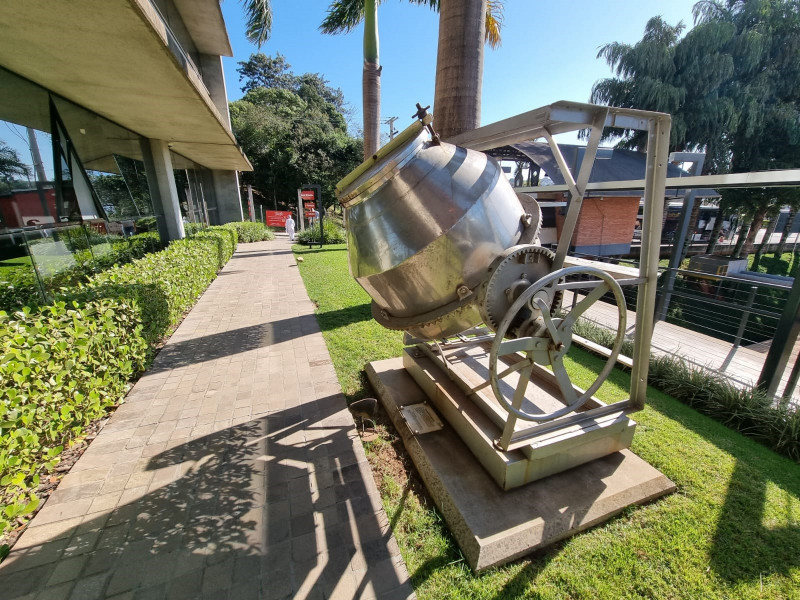 Minuto Varejo - Docile - indústria - Lajeado - doces - betoneira onde eram feitas as misturas na largada da fábrica