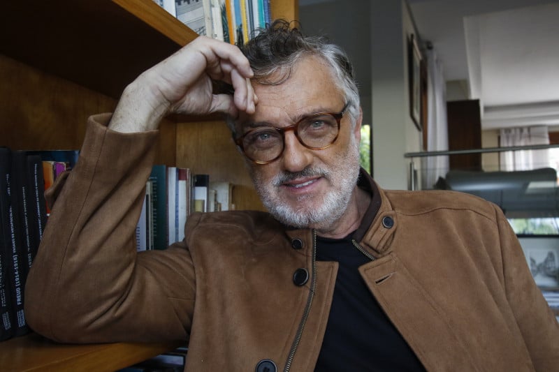 Preparando a estreia do primeiro monólogo da carreira, Werner Schünemann reflete sobre os muitos papeis de uma trajetória multifacetada