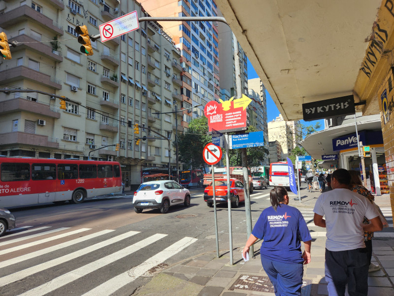 Placa na esquina da Borges com Riachuelo