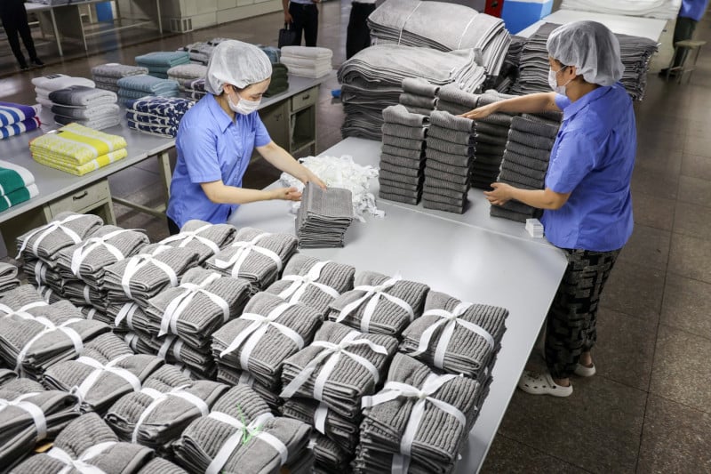 "O problema nunca foi o comércio internacional, mas sim o fato de ele ocorrer em condições desiguais", prossegue