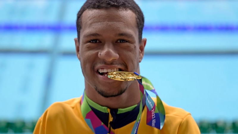 A conquista do nadador do Praia Clube, de Uberlândia (MG), foi o destaque da seleção brasileira no penúltimo dia de campeonato