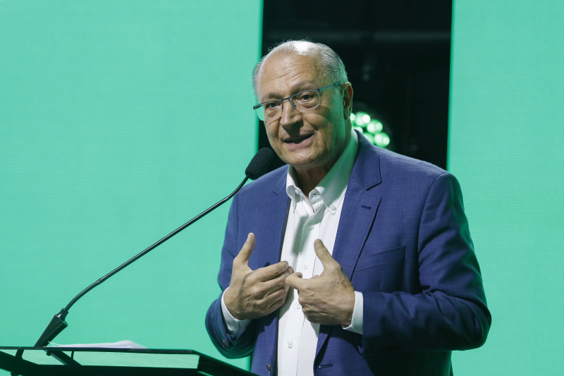 Vice-presidente deixou em aberto a possibilidade de se manter no cargo em uma poss&iacute;vel reelei&ccedil;&atilde;o de Lula