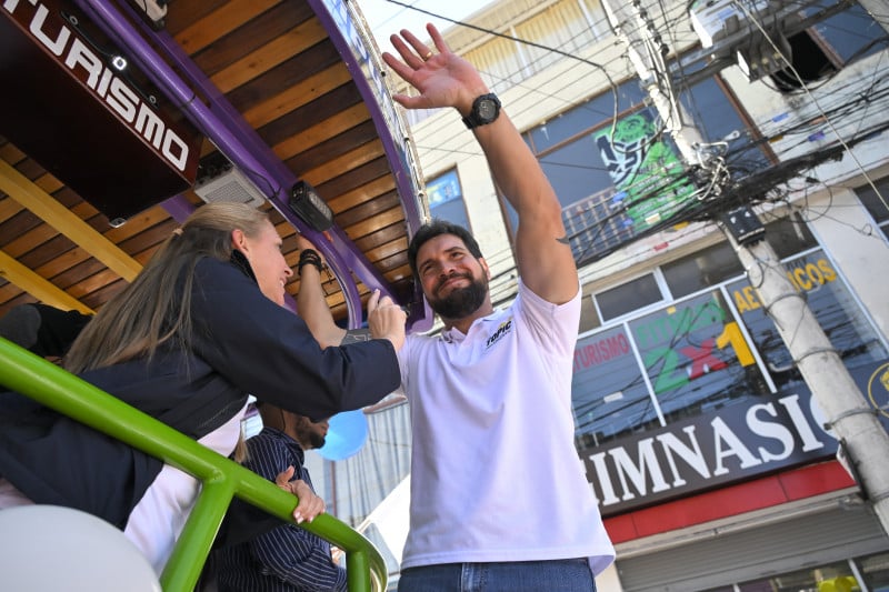 Presidenciável Jan Topic, também ameaçado pela facção Los Lobos, suspendeu temporariamente sua campanha