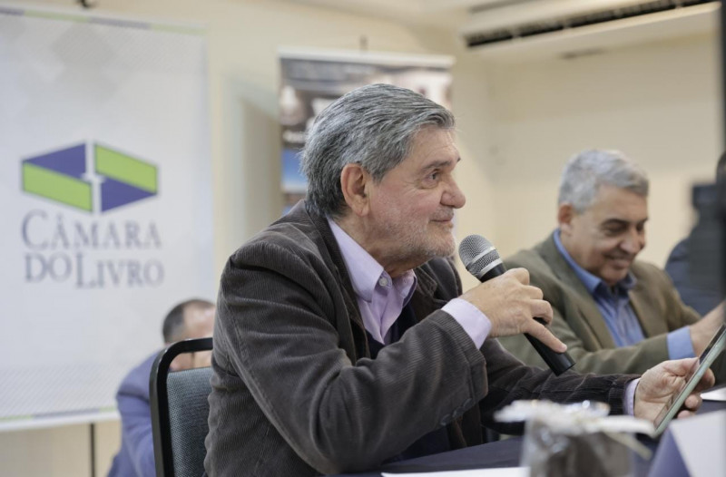 O novo patrono, Tabajara Ruas, além de escritor, é cineasta