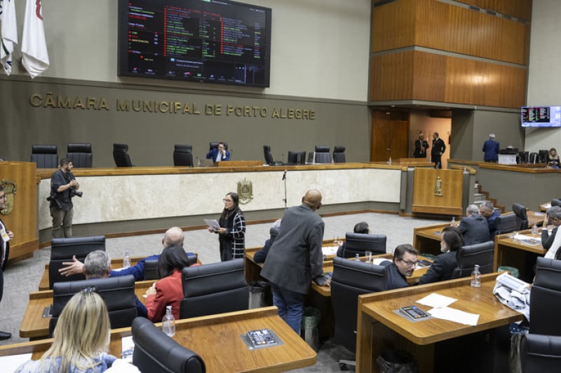 Presidente da Câmara de Porto Alegre vê de forma negativa lei redigida pelo ChatGPT