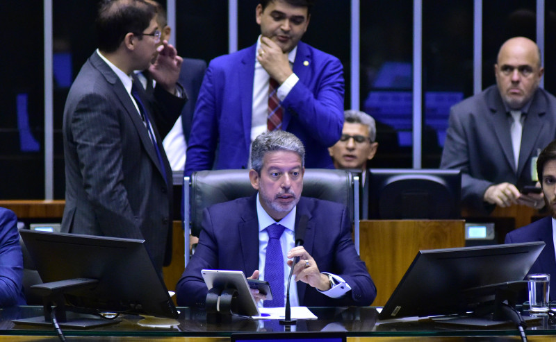 Presidente da Câmara dos Deputados, Arthur Lira, confirma a votação da urgência e do mérito do projeto que prorroga a desoneração da folha de pagamentos para 17 setores da economia