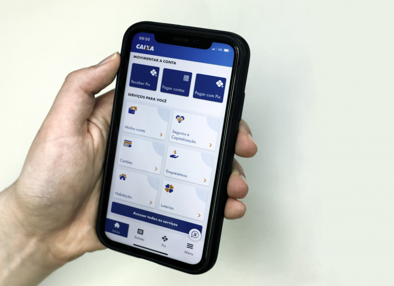 Casal afirmou que foi induzido a falar a senha do app do banco e o CPF do titular da conta