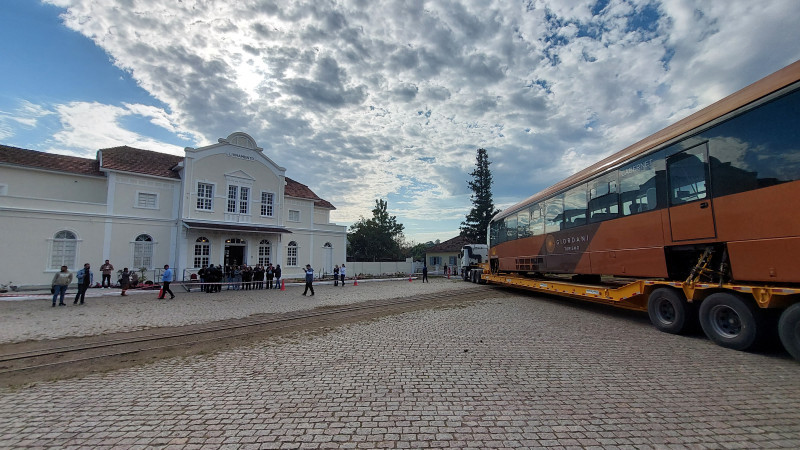 Trem do Pampa usará Veículo Leve sobre Trilhos, que percorrerá um circuito de 20 quilômetros a partir da Estação Férrea de Livramento