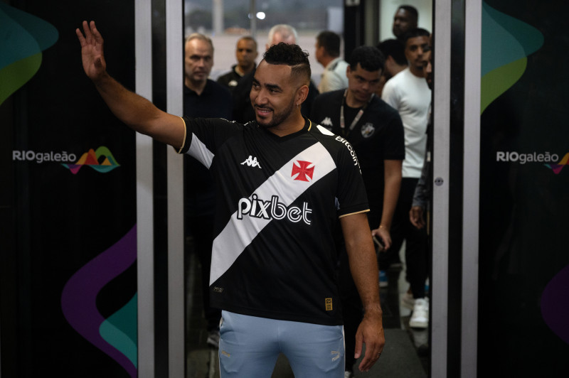 No último domingo, o clube carioca já havia anunciado um pré-contrato com jogador o francês