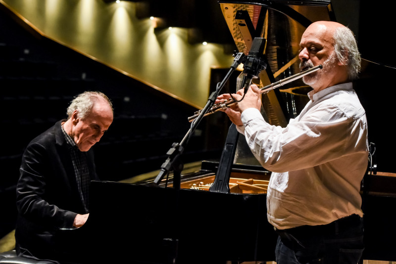 Paulo Dorfman (esq) e Pedrinho Figueiredo lançam CD Jogo de Peteca