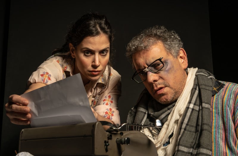 Mel Lisboa e Marcello Airoldi estão nos papéis principais de Misery, peça que atualiza personagens criados por Stephen King e que estará no Theatro São Pedro neste final de semana