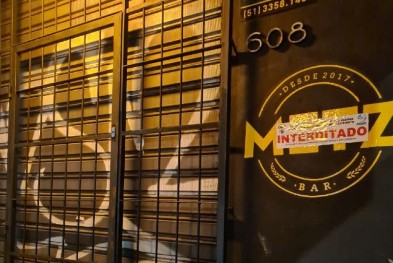 Metz Bar (foto), El Aguante e Pito na Rua tiveram os acessos lacrados pela fiscalização municipal