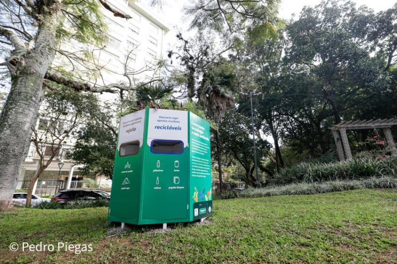 Espaço recebeu um container de mil litros para manter uma estação de resíduos