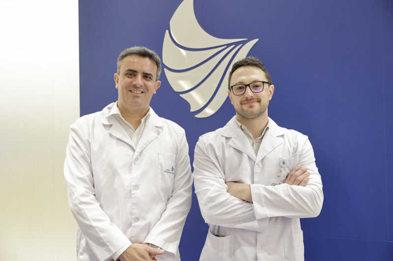 Os neurologistas Raphael Castilhos (E) e Wyllians Borelli (D) coordenam os trabalhos do novo espaço