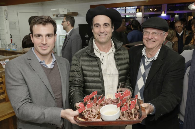 Giovanni Jarros Tumelero, do JC, Custódio Magalhães, da Apropampa, e Carlos Roberto Simm, da Aproccima