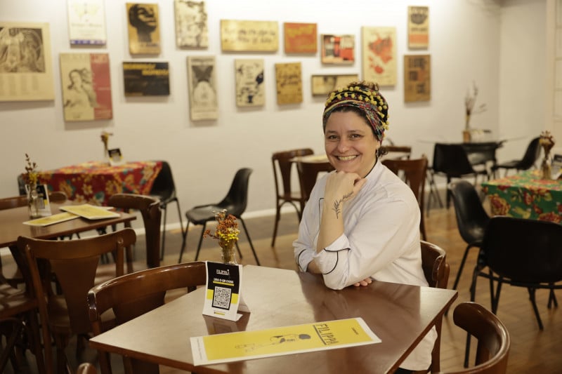 Liane Moro owns Filippa, a confectionery that occupies the gastronomy space of the Clube de Cultura Photo: TÂNIA MEINERZ/JC