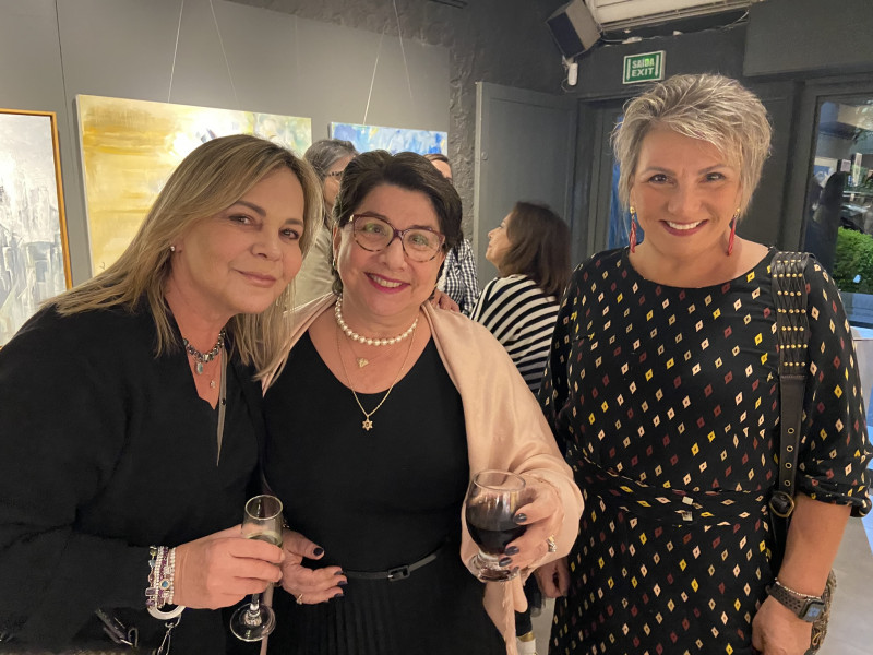 Jaqueline Biazús, Sophie Calderón Isdra e Tita Macedo