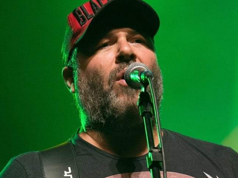 Segundo o site da banda, Mingau faz aniversário neste domingo e completa 56 anos