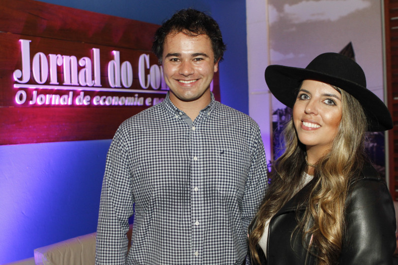 {'nm_midia_inter_thumb1':'https://www.jornaldocomercio.com/_midias/jpg/2023/09/03/206x137/1_eo_010923_1800_casa_jc__108_aaaaa-10319690.jpg', 'id_midia_tipo':'2', 'id_tetag_galer':'', 'id_midia':'64f47335d3f12', 'cd_midia':10319690, 'ds_midia_link': 'https://www.jornaldocomercio.com/_midias/jpg/2023/09/03/eo_010923_1800_casa_jc__108_aaaaa-10319690.jpg', 'ds_midia': 'Matheus Macedo e Michelly Carpena no happy-hour do JC, na Casa do JC na 46ª Expointer ', 'ds_midia_credi': 'EVANDRO OLIVEIRA', 'ds_midia_titlo': 'Matheus Macedo e Michelly Carpena no happy-hour do JC, na Casa do JC na 46ª Expointer ', 'cd_tetag': '1', 'cd_midia_w': '800', 'cd_midia_h': '533', 'align': 'Left'}