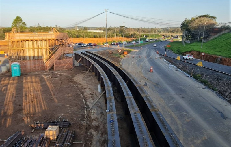 Viaduto na interseção da ERS-030 com a rodovia ERS-118 é uma das obras