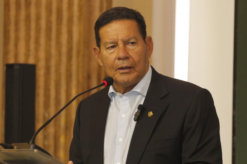 Proposta perdoa condenados por golpe de Estado e abolição violenta do Estado Democrático de Direito