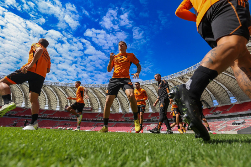 Treino preparatório para o jogo contra o São Paulo foi realizado no estádio Beira-Rio