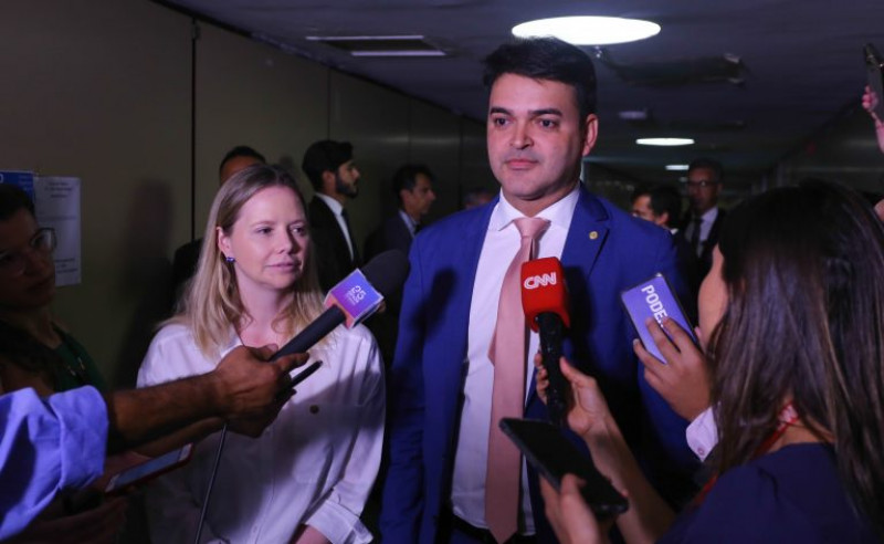 Dani Cunha e Rubens Pereira Junior, coordenadora e relator, respectivamente, do grupo de trabalho