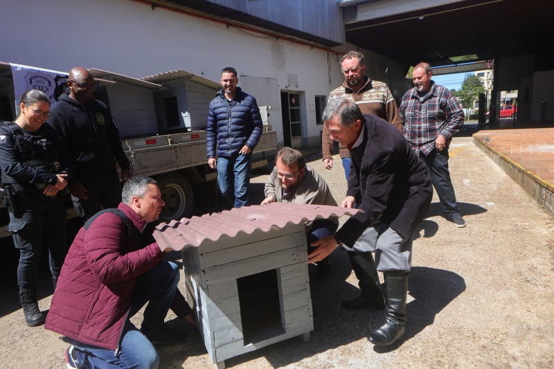 As 24 pe&ccedil;as foram entregues para uso no Canil Municipal