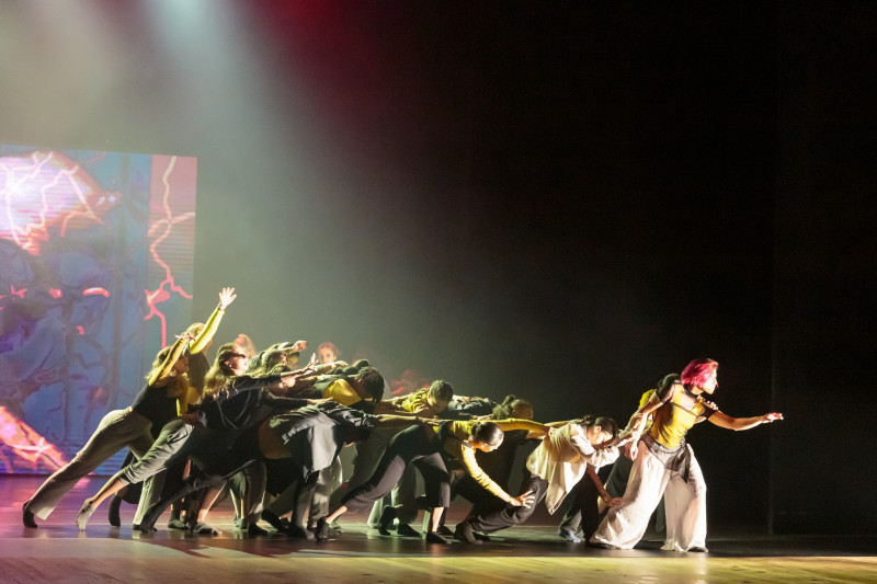 Desenvolvido especialmente para o evento, espetáculo 'O Abraço' abre a 20ª edição do Sul Em Dança