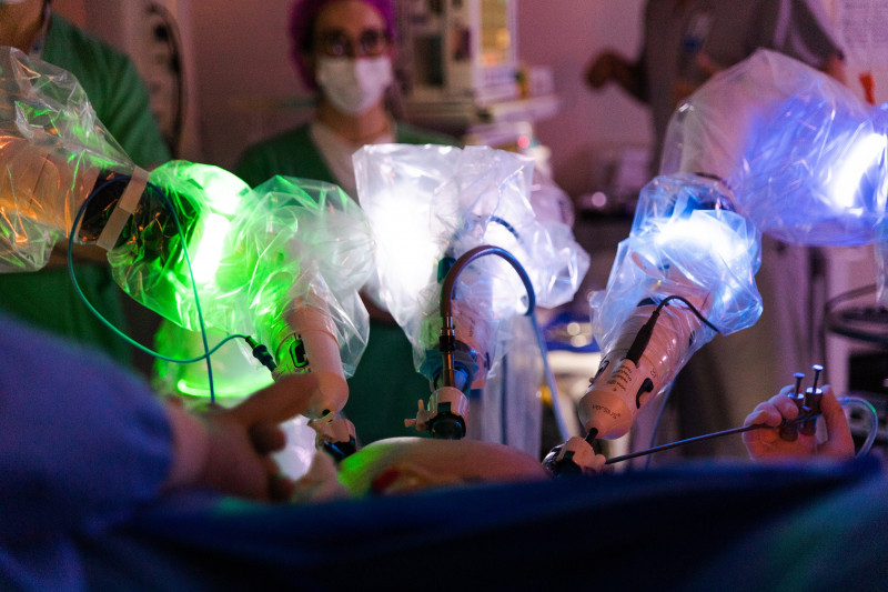Hospital já realizou três mil procedimentos com as plataformas Da Vinci e Versius