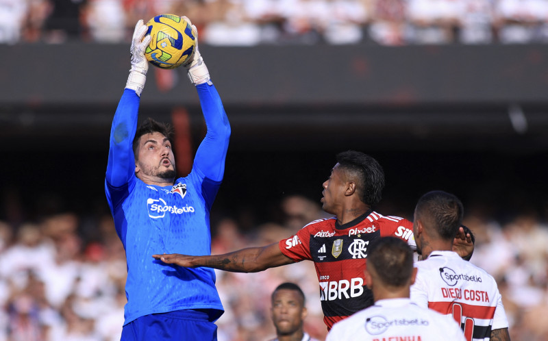 São Paulo bate Flamengo e é campeão da Copa do Brasil pela primeira vez