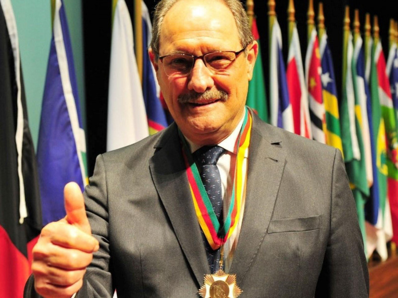 Cerimônia de condecoração será aberta ao público e começa às 19h