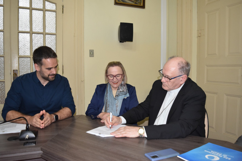 Casa de sa&uacute;de atende mais de 130 pacientes, com m&eacute;dia de 1.850 sess&otilde;es de hemodi&aacute;lise por m&ecirc;s