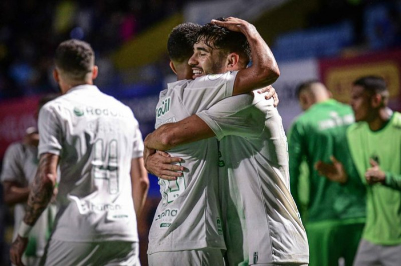 Papo fecha o G-4 com 50 pontos e tem nove jogos para confirmar a vaga na Série A