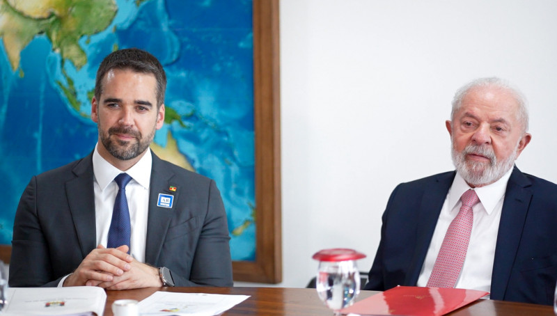 Eduardo Leite faz pausa em férias e diz que vai a evento de Lula no 8/1