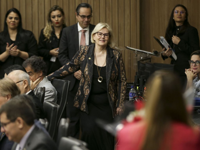 A presidente do CNJ e do Supremo Tribunal Federal (STF) fará 75 em outubro, passando a idade máxima que se pode ter ocupando o cargo