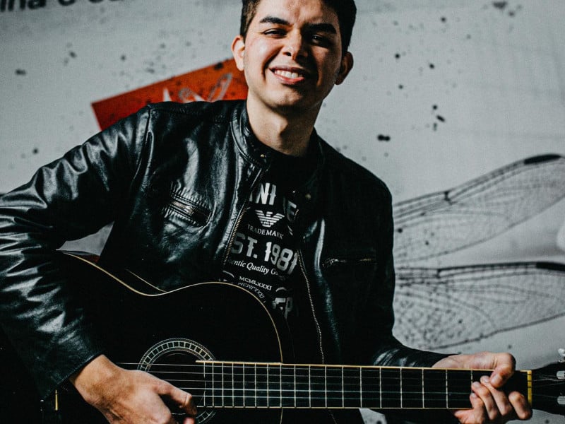 Conhecido na Internet depois de gravar uma versão de 