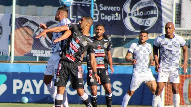 Após sair na frente, o Zequinha, com um homem a mais, sofreu o empate na etapa final