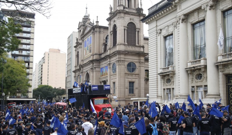 Principal alvo das manifestações foi o Governador Eduardo Leite
