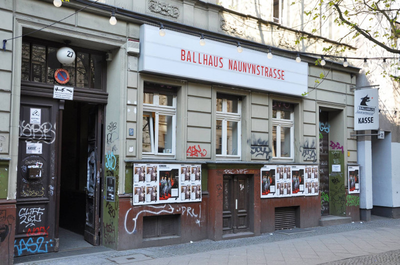 Dirigido por um mineiro, teatro público em Berlim valoriza temáticas inclusivas e recebeu o principal prêmio do governo federal alemão